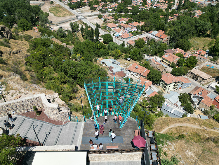 Kayseri Araç Kiralama Bünyan Cam Teras: Kayseri’yi Ayaklarınızın Altında Hissedin!